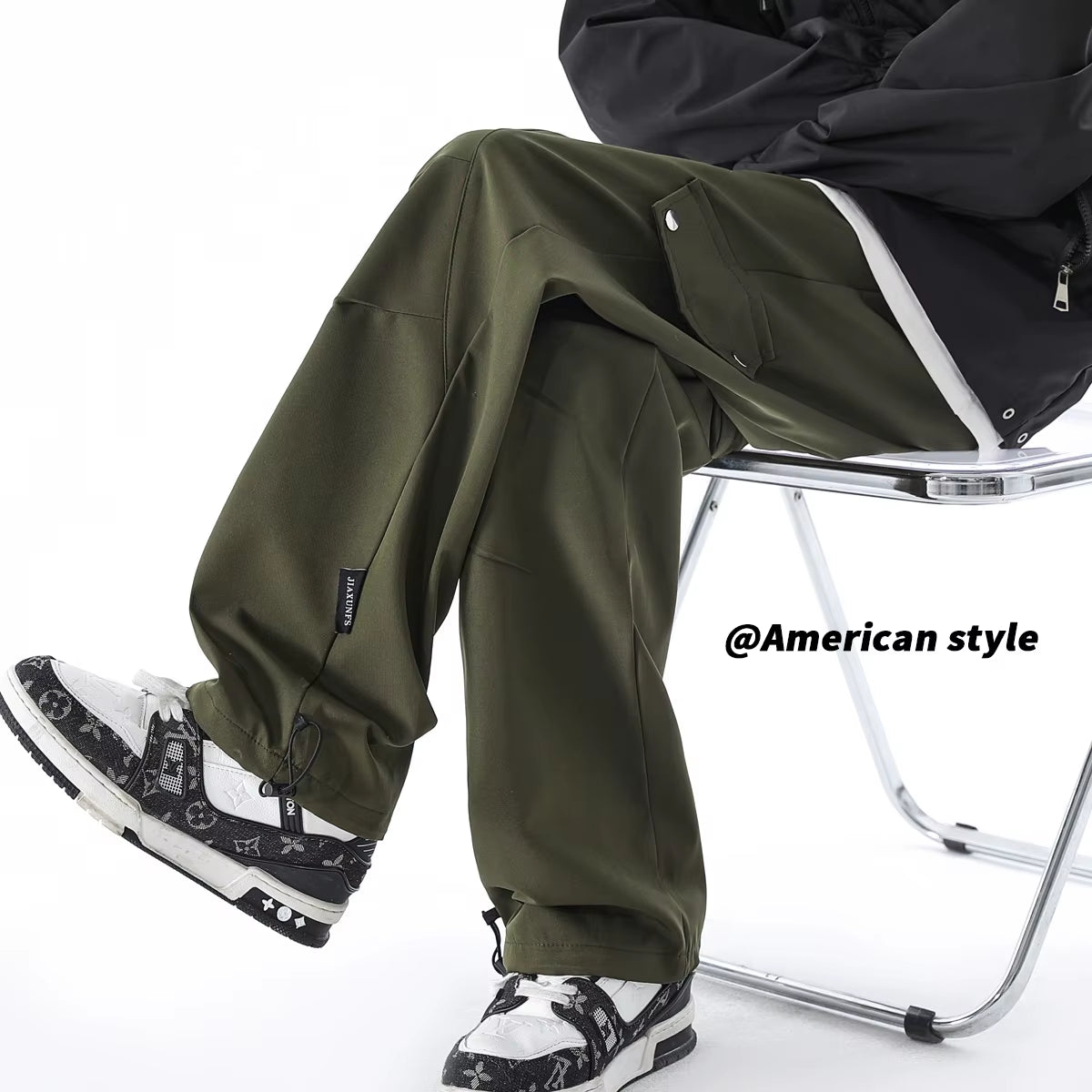 Elevate Your Street Style with These Trendy Cargo Pants! Perfect for Hip Hop Vibes and Casual Comfort. Available in Black and Army Green! 🖤💚 #Streetwear #Fashion #CargoPants